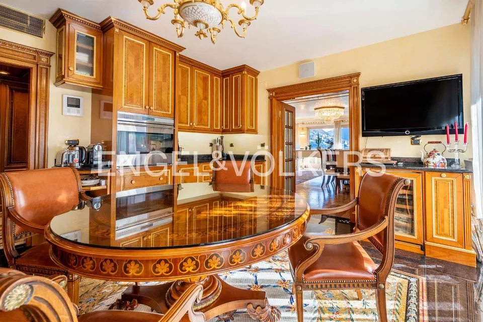 Luxury and lake view in the heart of Lugano