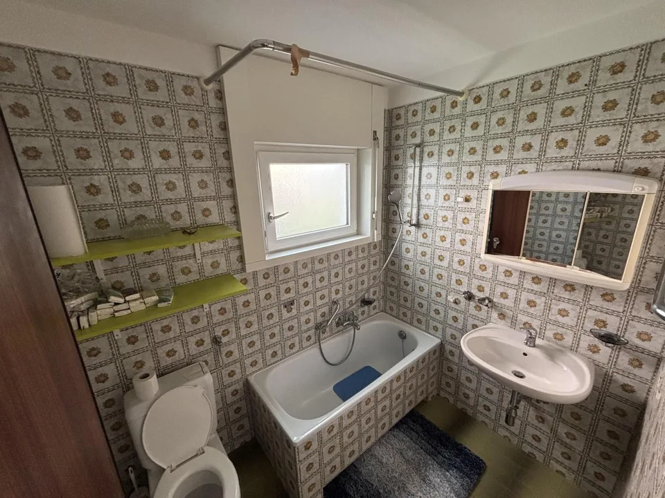 3,5-Zimmer-Wohnung mit Balkon, mit Blick auf den See mit Keller, mi...