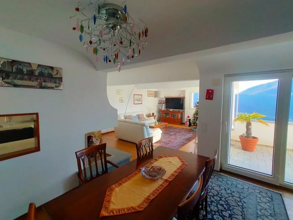 7 1/2-Zimmer-Duplex-Dachwohnung an sehr ruhiger, sonniger Panoramaa...