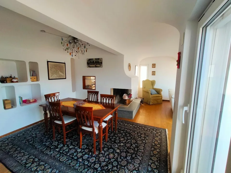 7 1/2-Zimmer-Duplex-Dachwohnung an sehr ruhiger, sonniger Panoramaa...