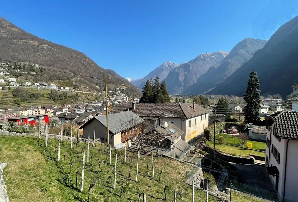 Terreno edificabile di 2370 mq con Licenza Edilizia approvata
