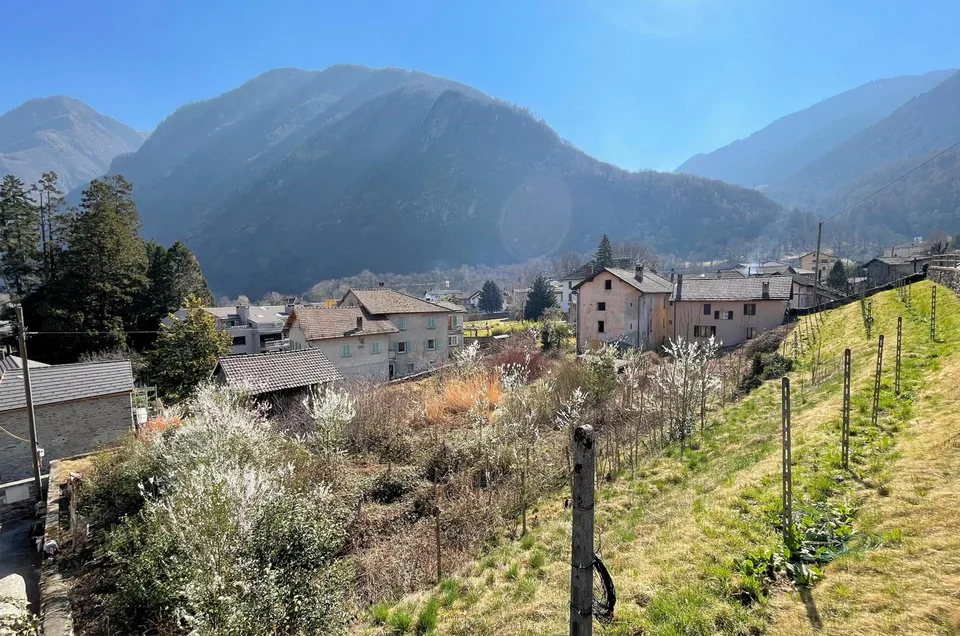 Terreno edificabile di 2370 mq con Licenza Edilizia approvata