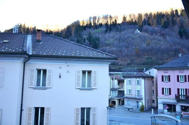 2 appartamenti di 4,5 loc. con 2 uffici, garage/magazzino, 2 posteg... – Foto 26 von 30