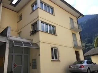 2 appartamenti di 4,5 loc. con 2 uffici, garage/magazzino, 2 posteg... – Foto 29 von 30