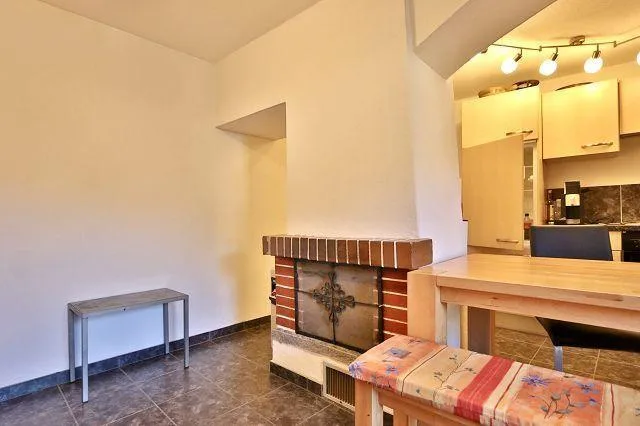 3-Zimmer-Haus mit Rustico zum Ausbauen an sehr sonniger, ruhiger Au...