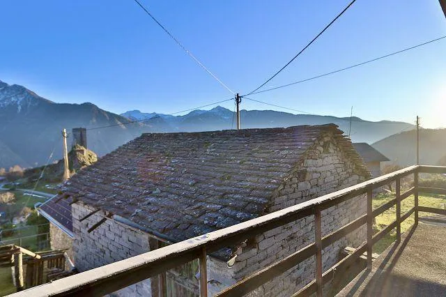 3-Zimmer-Haus mit Rustico zum Ausbauen an sehr sonniger, ruhiger Au... – foto 17 di 29