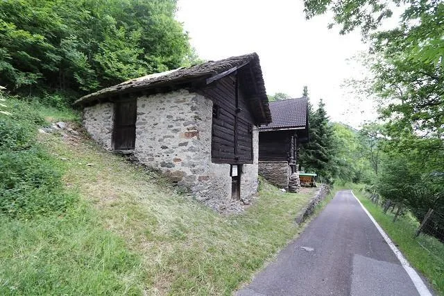 3-Zimmer-Rustico zum Ausbauen mit kl. Wiese und Wald / rustico di 3... – Foto 7 von 14