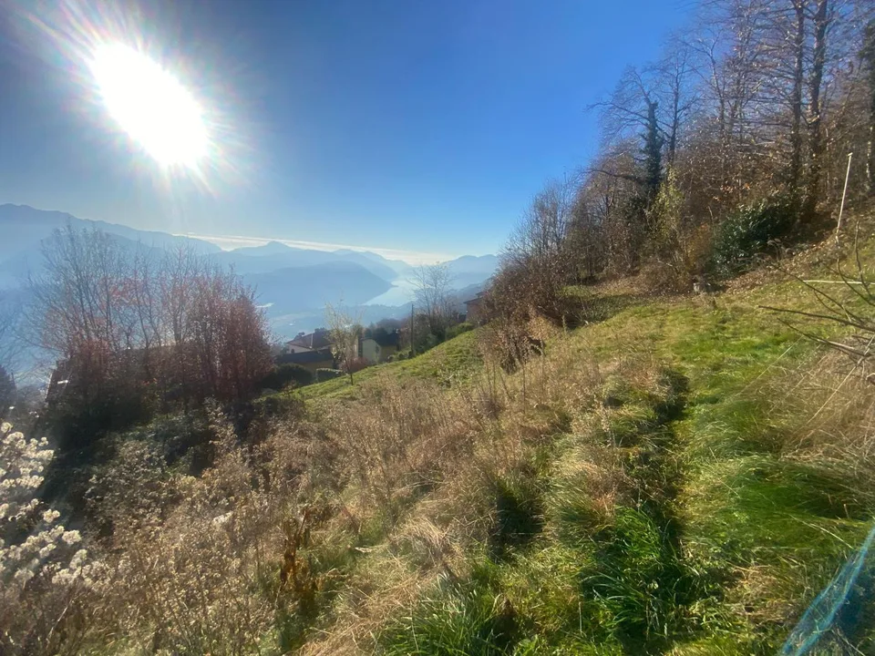 terreno edificabile 2141 m2 molto tranquilla, soleggiata con vista ...