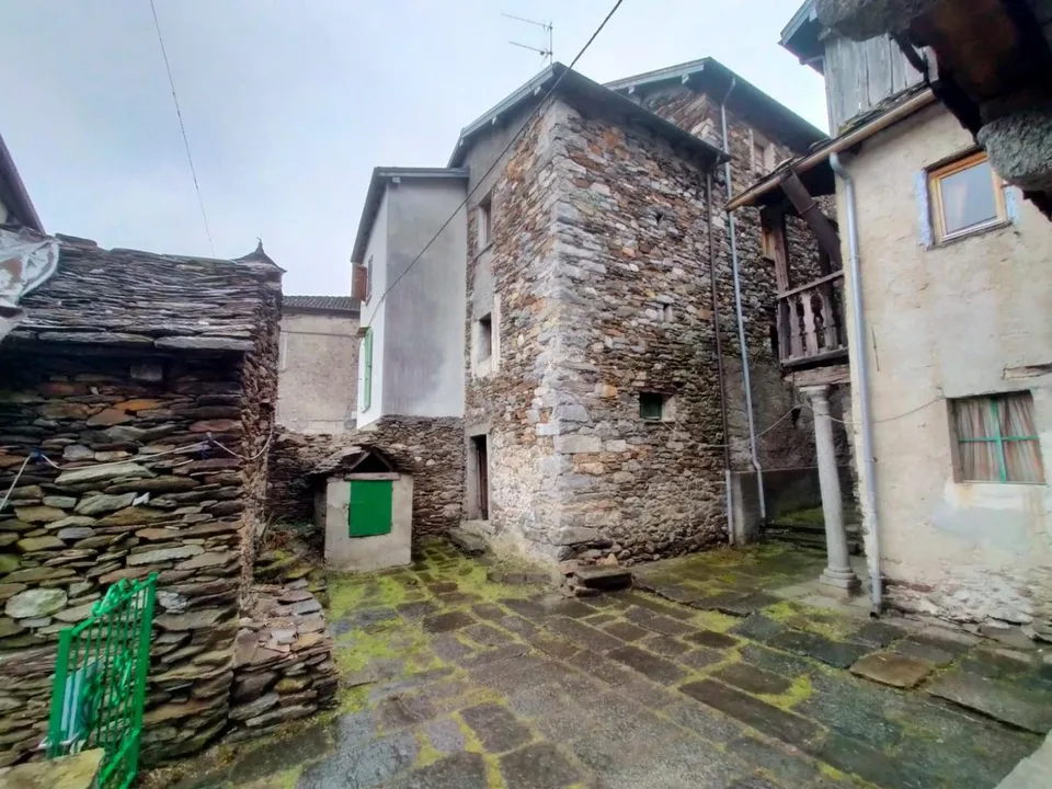 3-Zimmer-Haus zum Renovieren in Italien / casa di 3 1/2 locali in I...