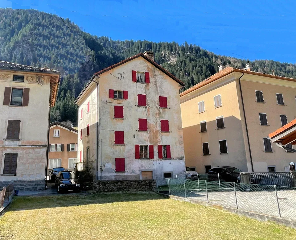 Casa Ticinese da ristrutturare in zona centrale di nucleo villaggio
