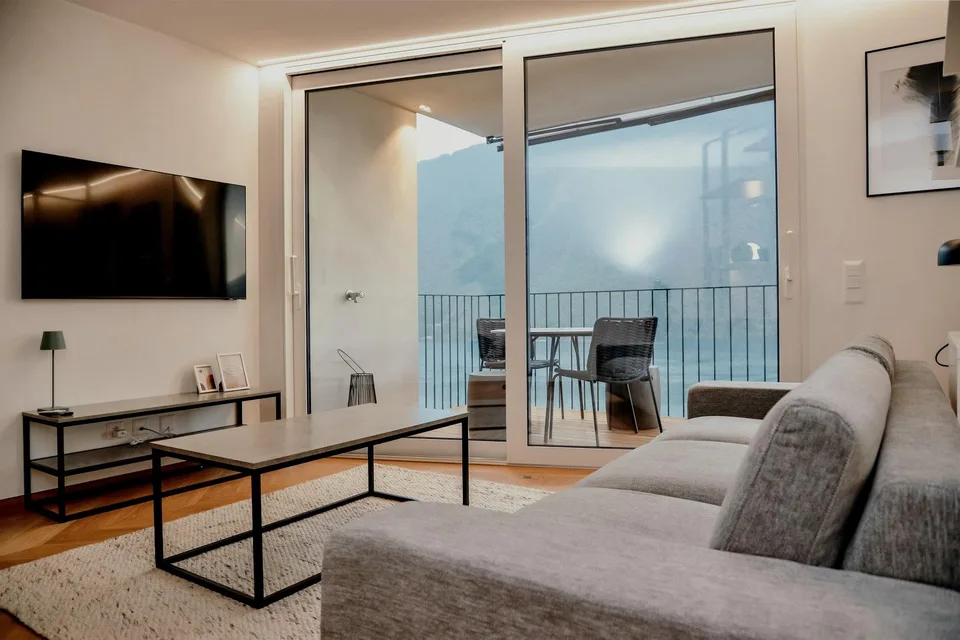 FANTASTICO APPARTAMENTO DI 3.5 LOCALI -CON SPLENDIDA VISTA SUL LAGO...