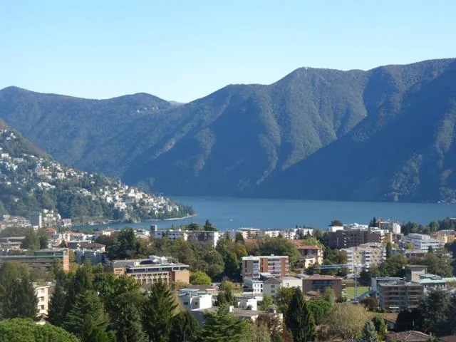 VILLA CON VISTA LAGO