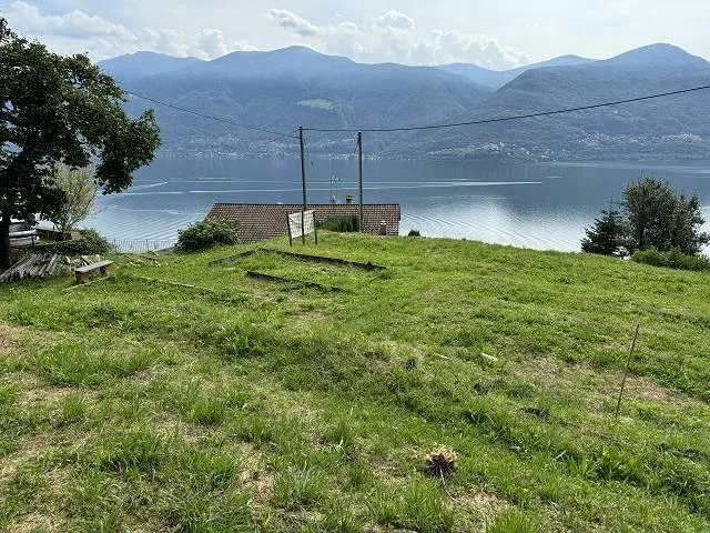 Bauland von 1368 m2 an sehr ruhiger, sonniger Seeblicklage / terren...