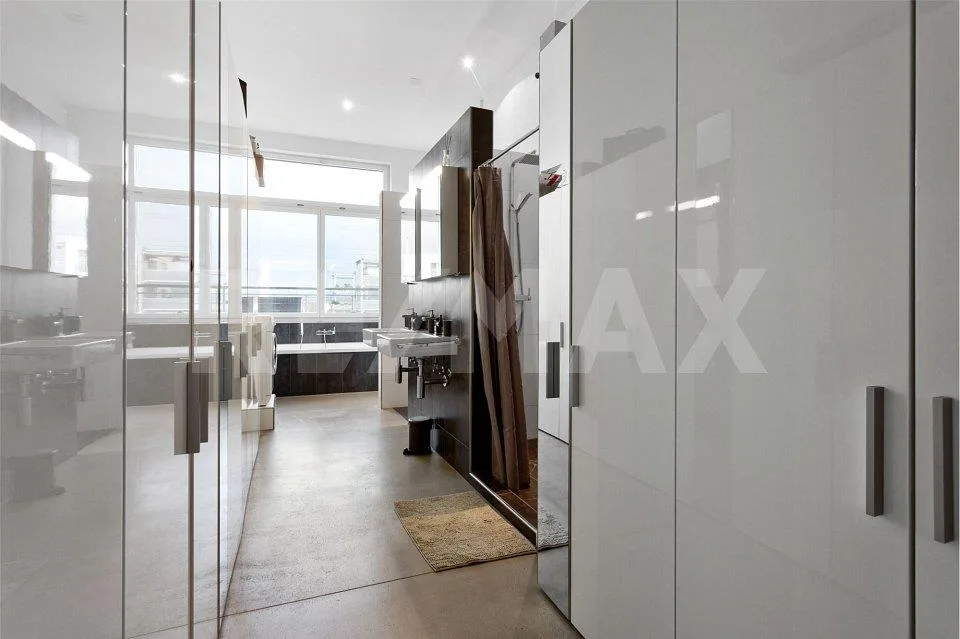 Wunderschönes Loft mit Blick auf den See – photo 12 of 13