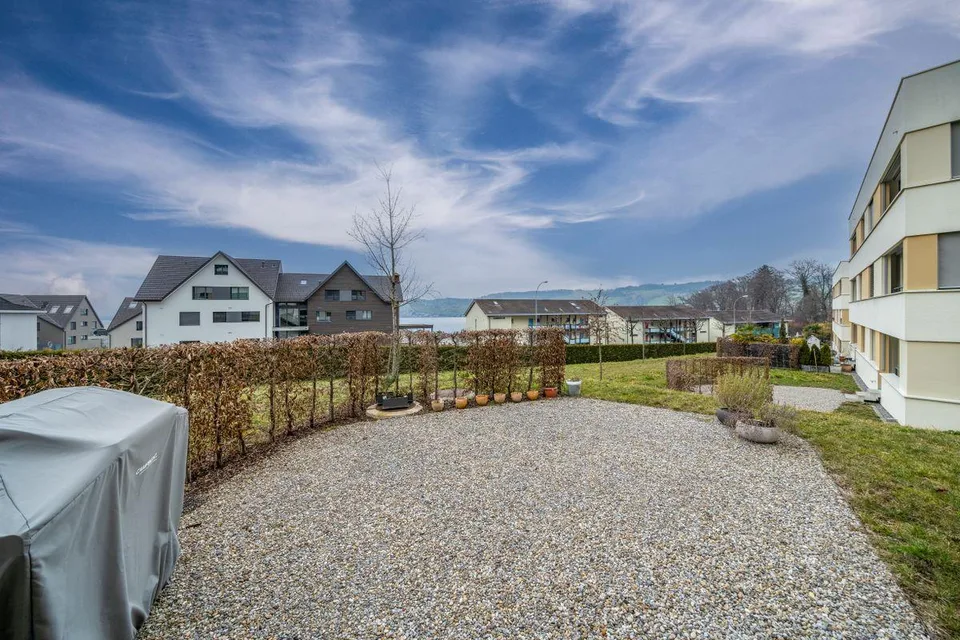 Exklusive Gartenwohnung mit Blick auf See- und Bergpanorama – Foto 6 von 6