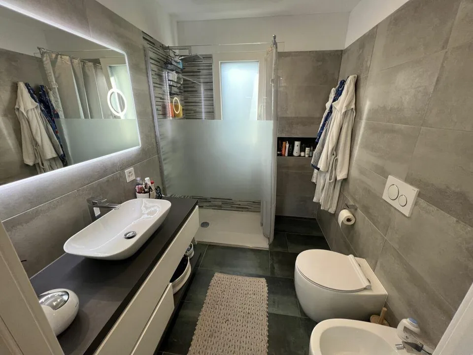 Moderna casa bifamiliare individuale, di 4.5 +3.5 locali con ampio ... – Foto 8 von 17
