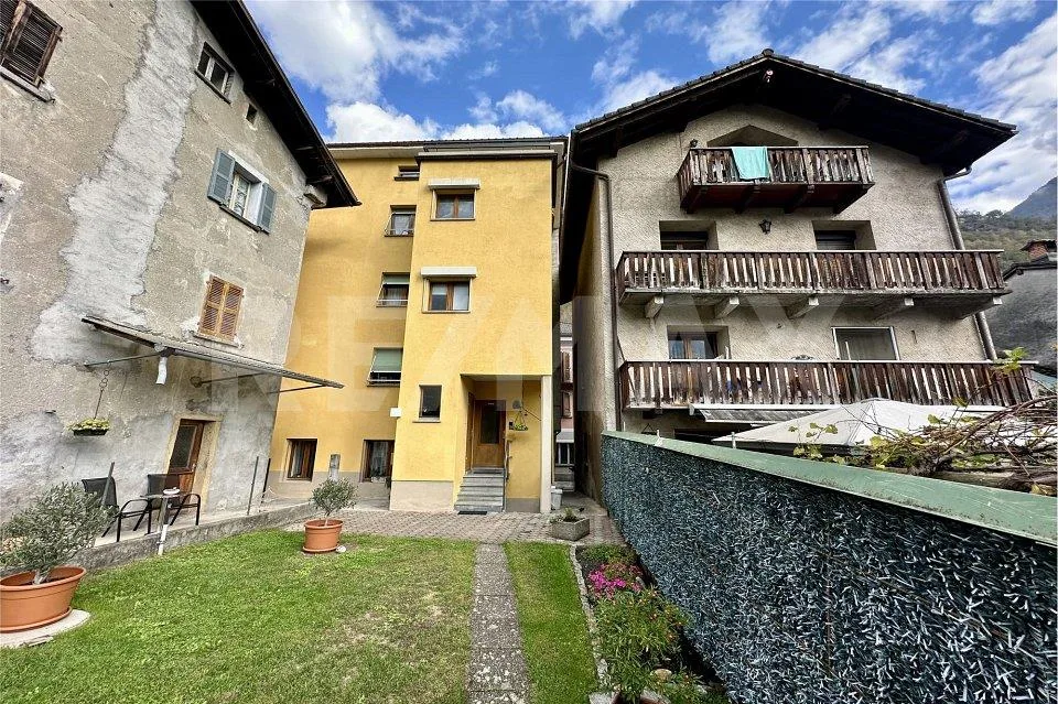 Palazzina con rendita molto interessante in vendita a Malvaglia