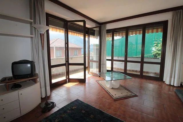 2-Familienhaus im Dorfkern an sehr ruhiger, sonniger Aussichtslage ...