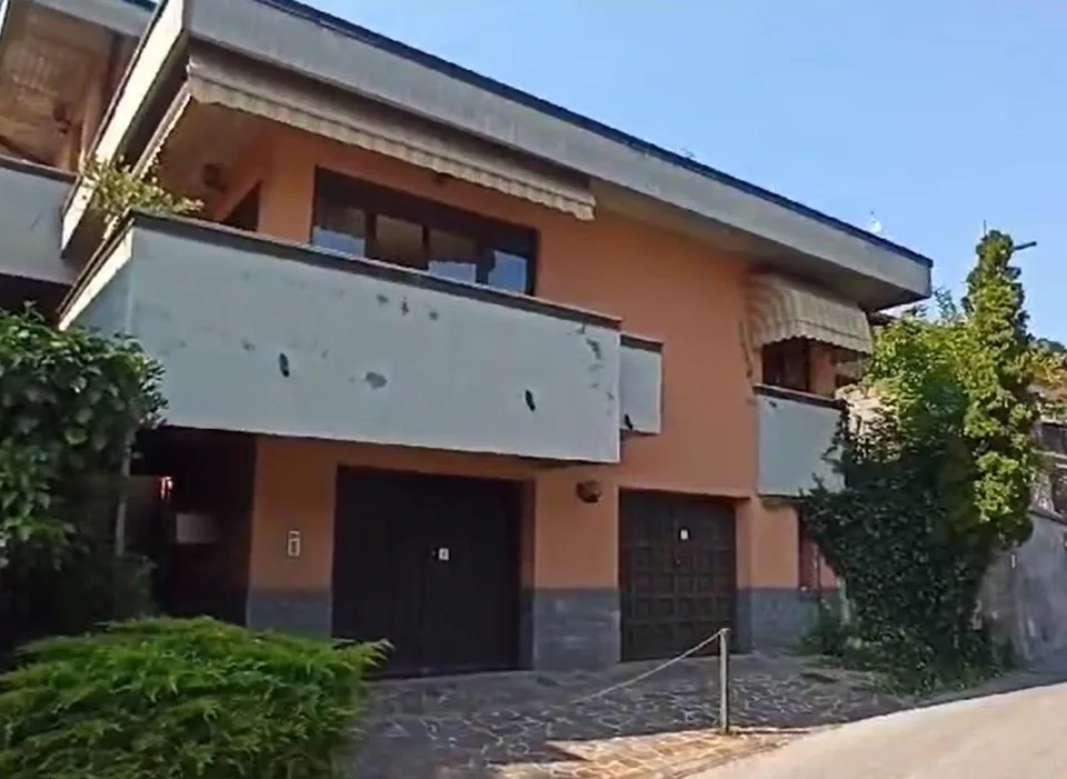 2-Familienhaus im Dorfkern an sehr ruhiger, sonniger Aussichtslage ...