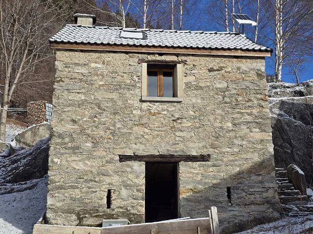 2 Rustici mit grossem Grundstück an sehr ruhiger, sonniger Aussicht... – Foto 26 von 30