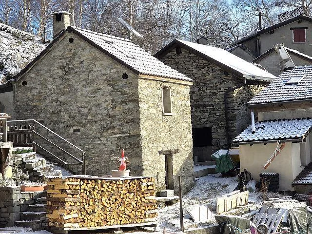 2 Rustici mit grossem Grundstück an sehr ruhiger, sonniger Aussicht... – Foto 23 von 30
