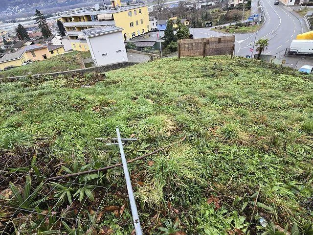 Terreno R2 di 1087 m2 col progetto approvato per 2 case, 2 appartam... – Foto 6 von 14