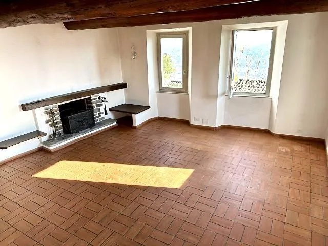 2-Familienhaus an zentraler, sehr ruhiger, sonniger Aussichtslage /...