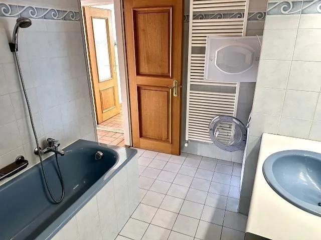 2-Familienhaus an zentraler, sehr ruhiger, sonniger Aussichtslage /... – photo 28 sur 30