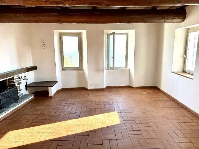 2-Familienhaus an zentraler, sehr ruhiger, sonniger Aussichtslage /...