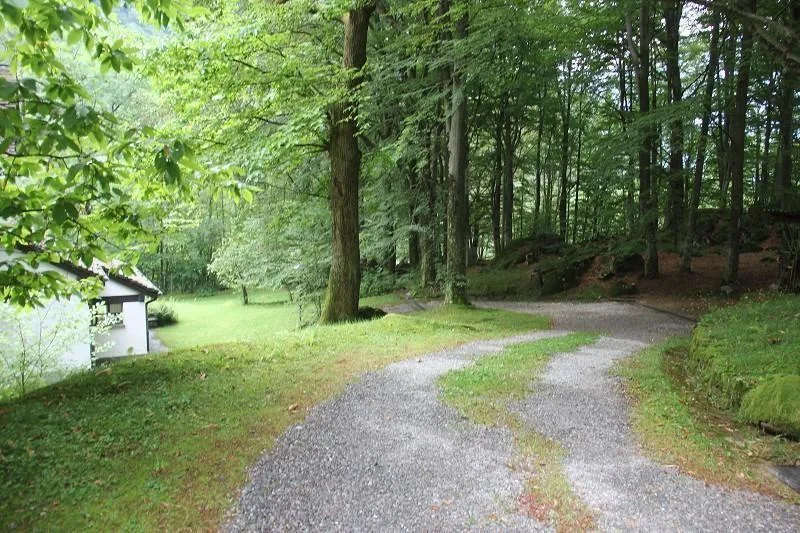 9 1/2-Zimmer-Herrschaftssitz mit grossem Umschwung / villa di 9 1/2... – Foto 9 von 12