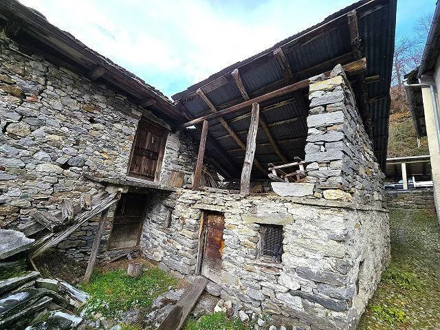 3 rustici da rinnovare con piccolo terreno, bella vista, soleggiata... – Foto 25 von 26