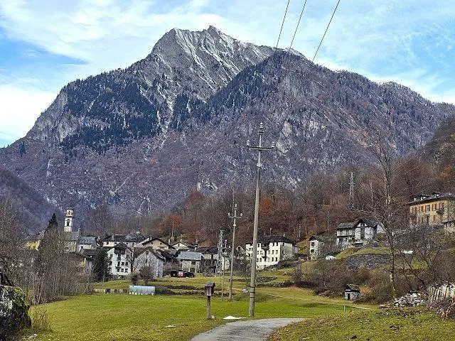 3 rustici da rinnovare con piccolo terreno, bella vista, soleggiata... – Foto 11 von 26
