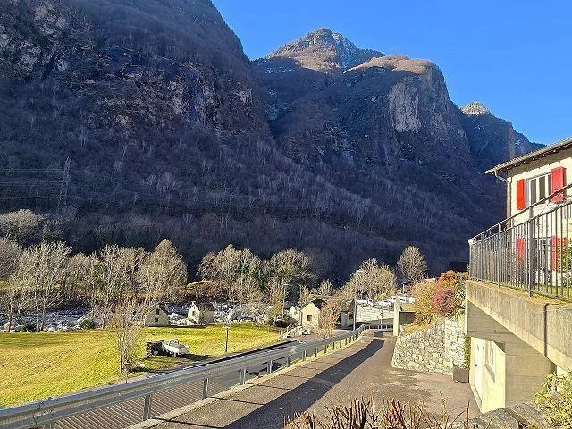 Bella casa di 5,5 loc. con grande terreno e autorimessa, bella vist... – Foto 28 von 30