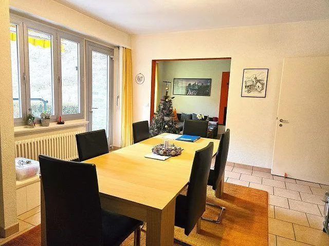 Bella casa di 5,5 loc. con grande terreno e autorimessa, bella vist...