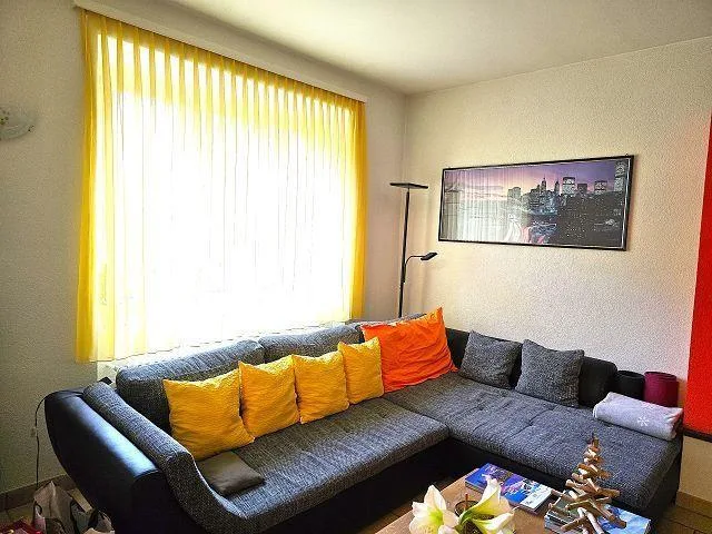 Bella casa di 5,5 loc. con grande terreno e autorimessa, bella vist...
