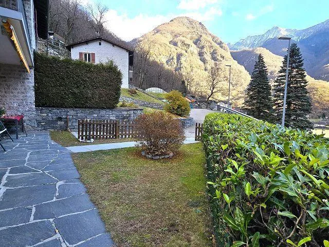 Bella casa di 5,5 loc. con grande terreno e autorimessa, bella vist... – Foto 24 von 30