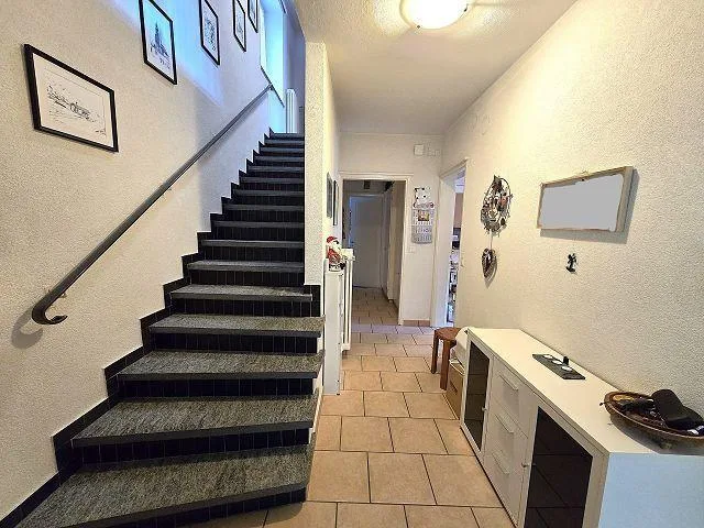 Bella casa di 5,5 loc. con grande terreno e autorimessa, bella vist... – Foto 20 von 30