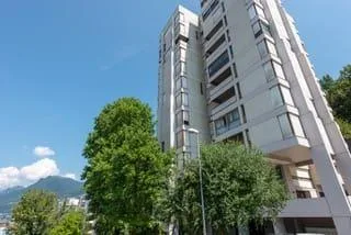 3 1/2-Zimmer-Wohnung mit Seeblick / appartamento di 3 1/2 locali co...