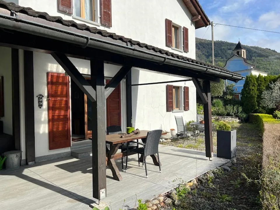 Val di Blenio - Casa con giardino grande