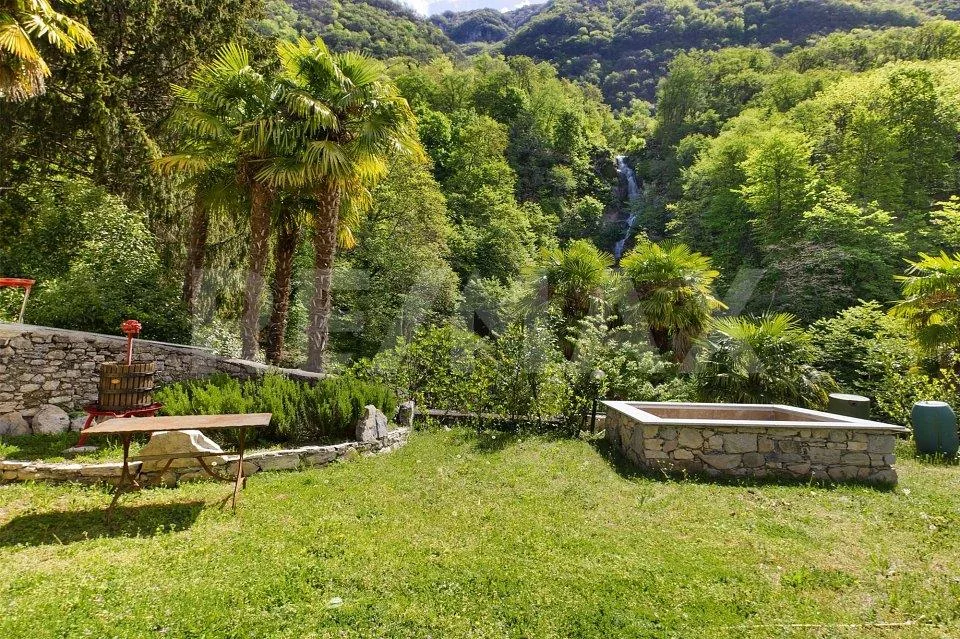 Splendido rustico circondato dalla natura - Melano, Val Mara