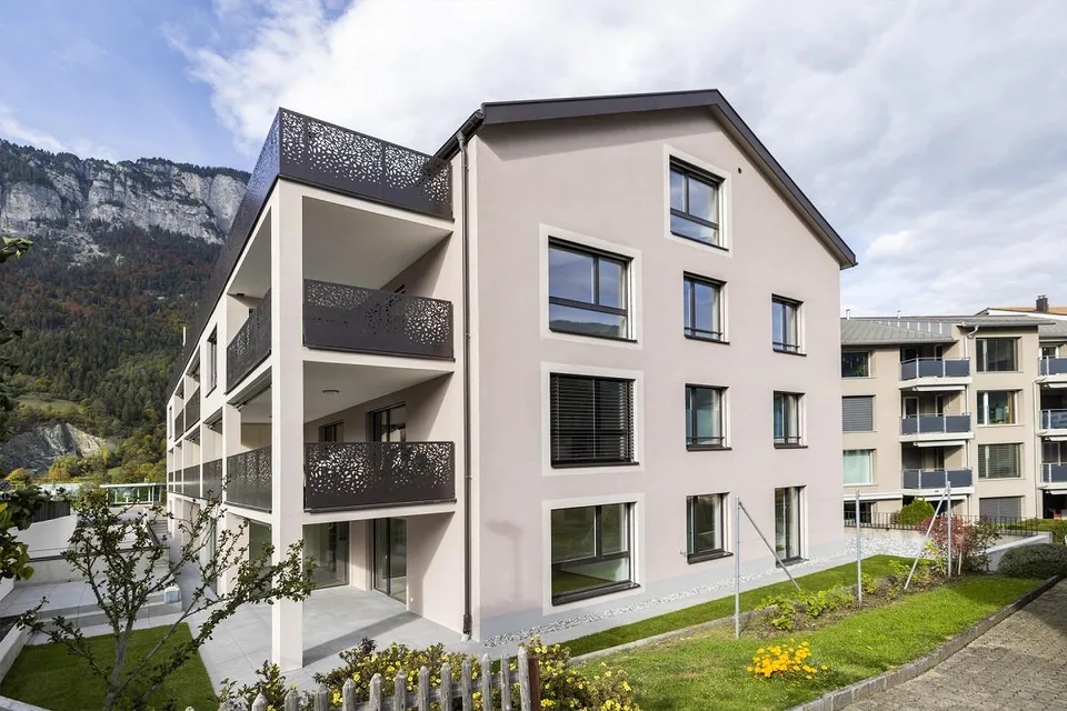 ***Erstbezug Neu Sonnig Exklusiv***4 1/2-Zi Wohnung in Domat/Ems***