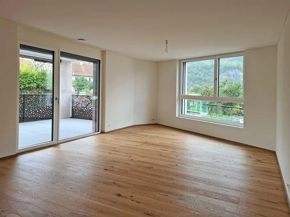 ***Erstbezug Neu Sonnig Exklusiv***4 1/2-Zi Wohnung in Domat/Ems***