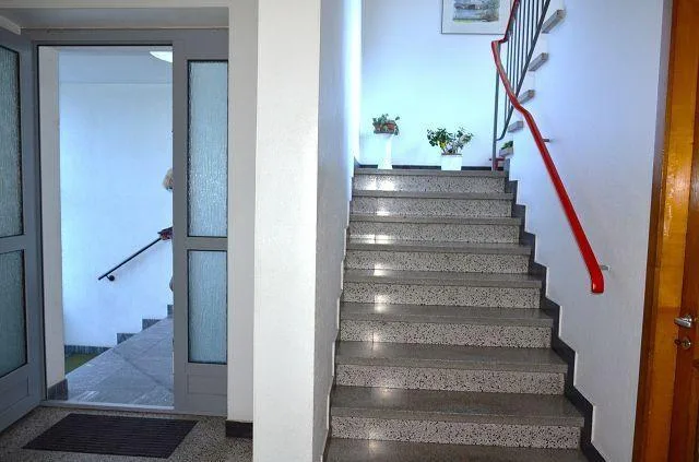 2 appartamenti di 4,5 loc. con 2 uffici, garage/magazzino, 2 posteg... – Foto 17 von 30