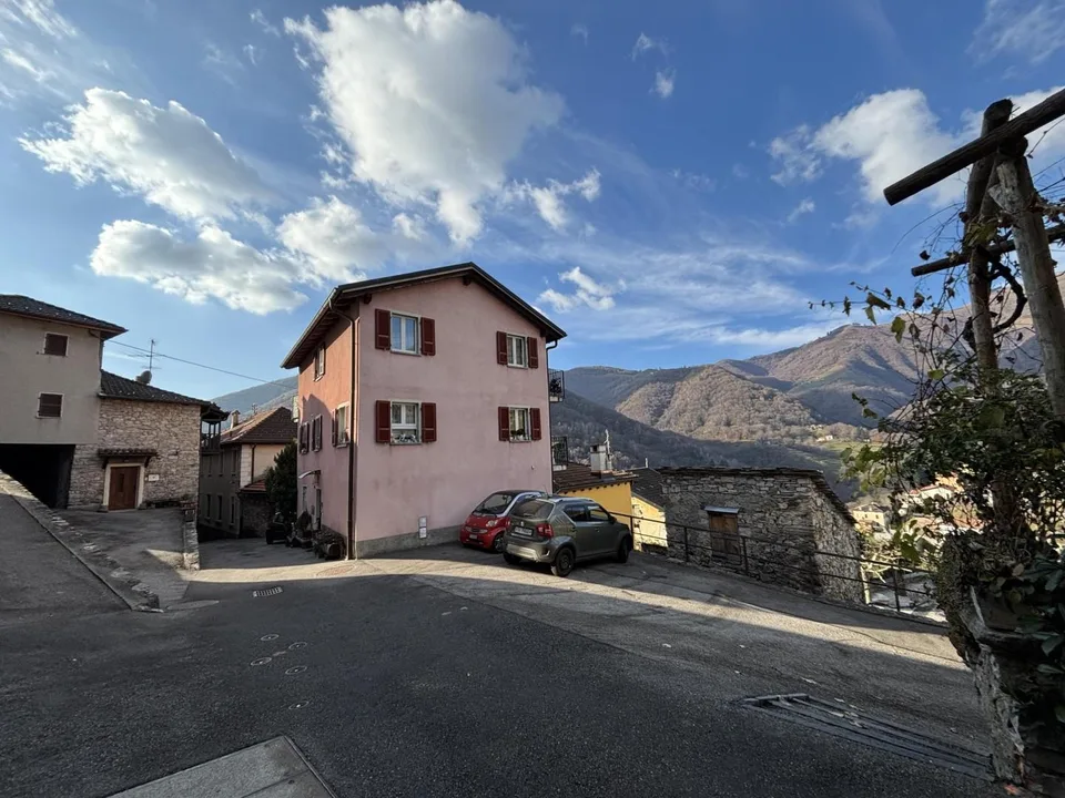 5 1/2-Zimmer-Dorfhaus mit Gemüsegarten / casa di 5 1/2 locali nel n... – Foto 15 von 23