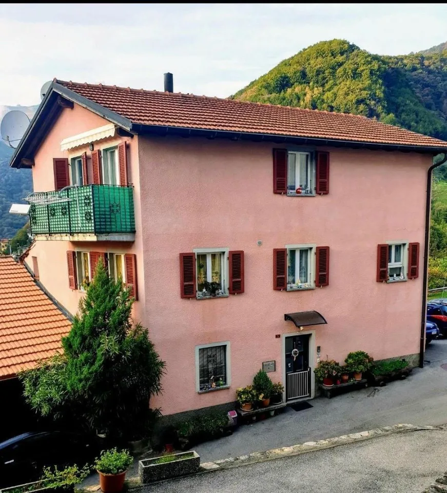5 1/2-Zimmer-Dorfhaus mit Gemüsegarten / casa di 5 1/2 locali nel n...