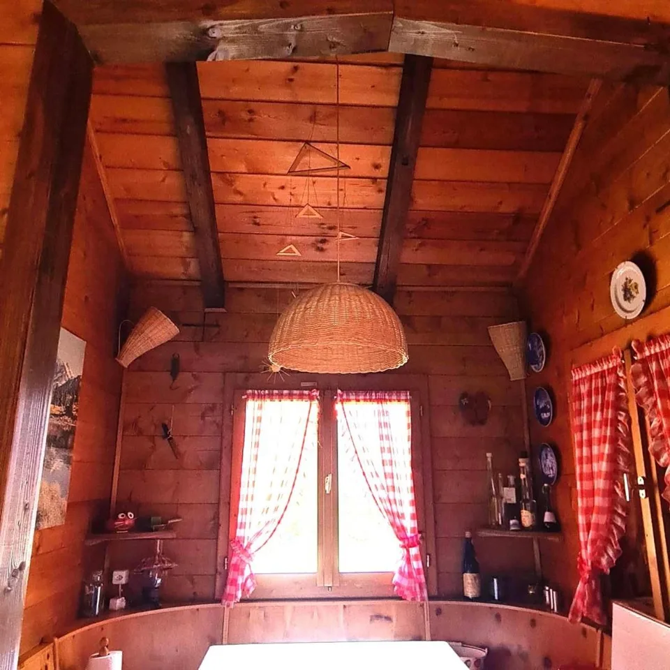 4-Zimmer-Chalet mit 2 Zimmer Einliegerwohnung, Garten, sehr ruhige,...