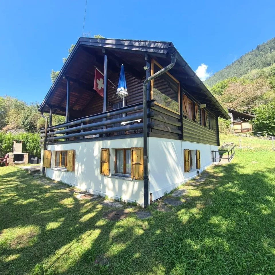 4-Zimmer-Chalet mit 2 Zimmer Einliegerwohnung, Garten, sehr ruhige,...