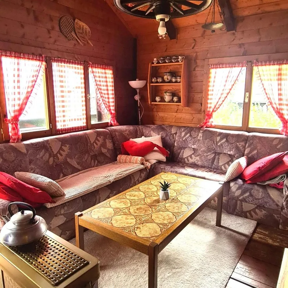 4-Zimmer-Chalet mit 2 Zimmer Einliegerwohnung, Garten, sehr ruhige,...