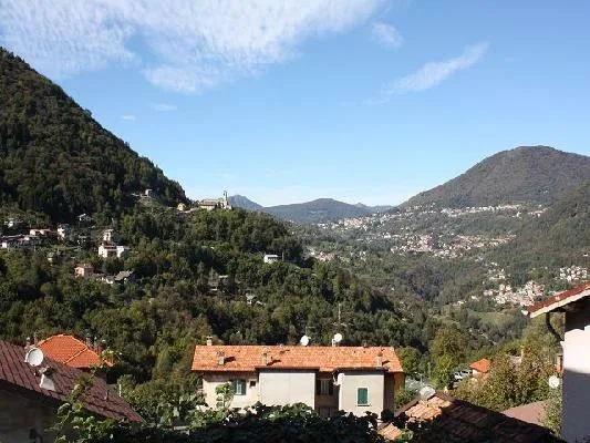 4 1/2-Zimmer-Dorfhaus mit Garage und Garten in Italien / casa nel n...