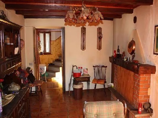 4 1/2-Zimmer-Dorfhaus mit Garage und Garten in Italien / casa nel n...